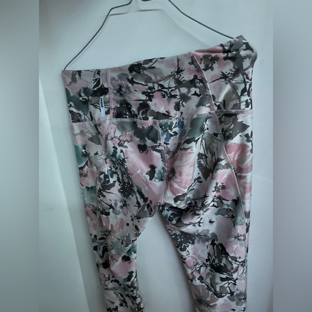 RBX Floral leggings 3/4 size medium